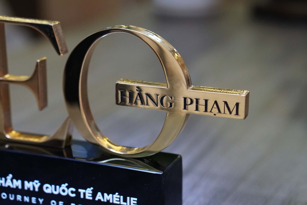 Kỷ niệm chương bằng kim loại